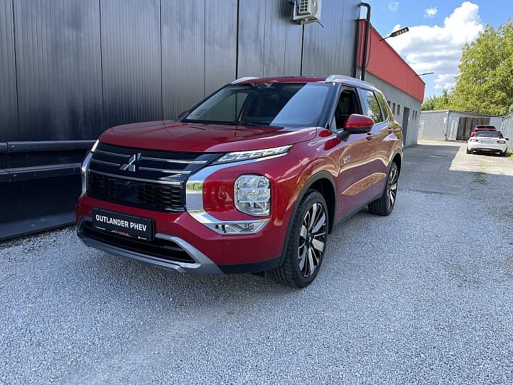 Mitsubishi Outlander PHEV 2.4 MIVEC INTENSE – fotografia 1